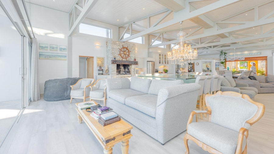 6 Bedroom Property for Sale in Struisbaai Western Cape